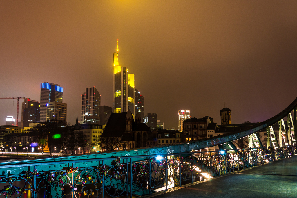 Skyline Frankfurt @ Night vom "Eisernen Steg" aufgenommen